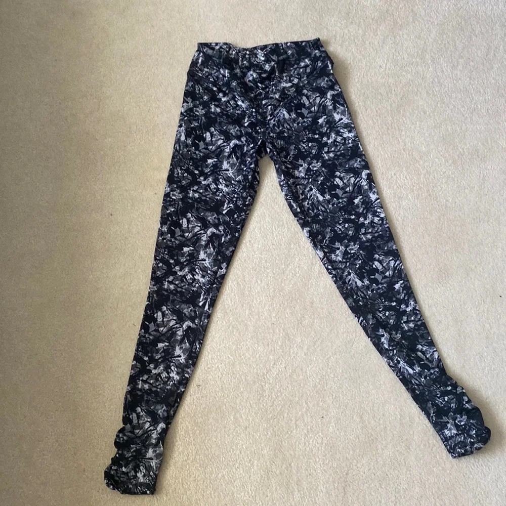 GAIAM - Picture 1 of 4